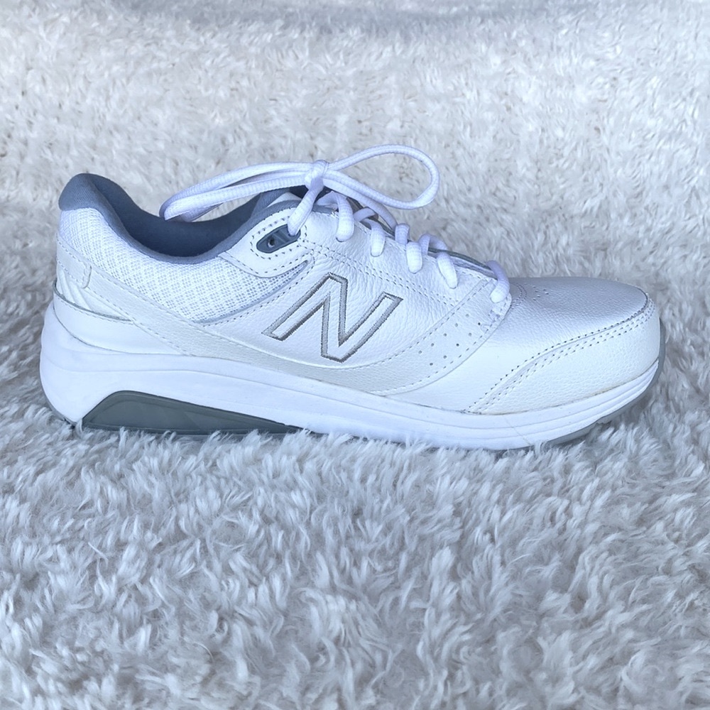 NWOT New Balance Sneakers - Women’s Sz 8